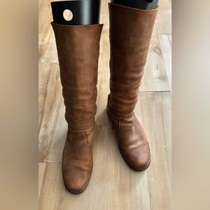 Roots leather boots, size 8